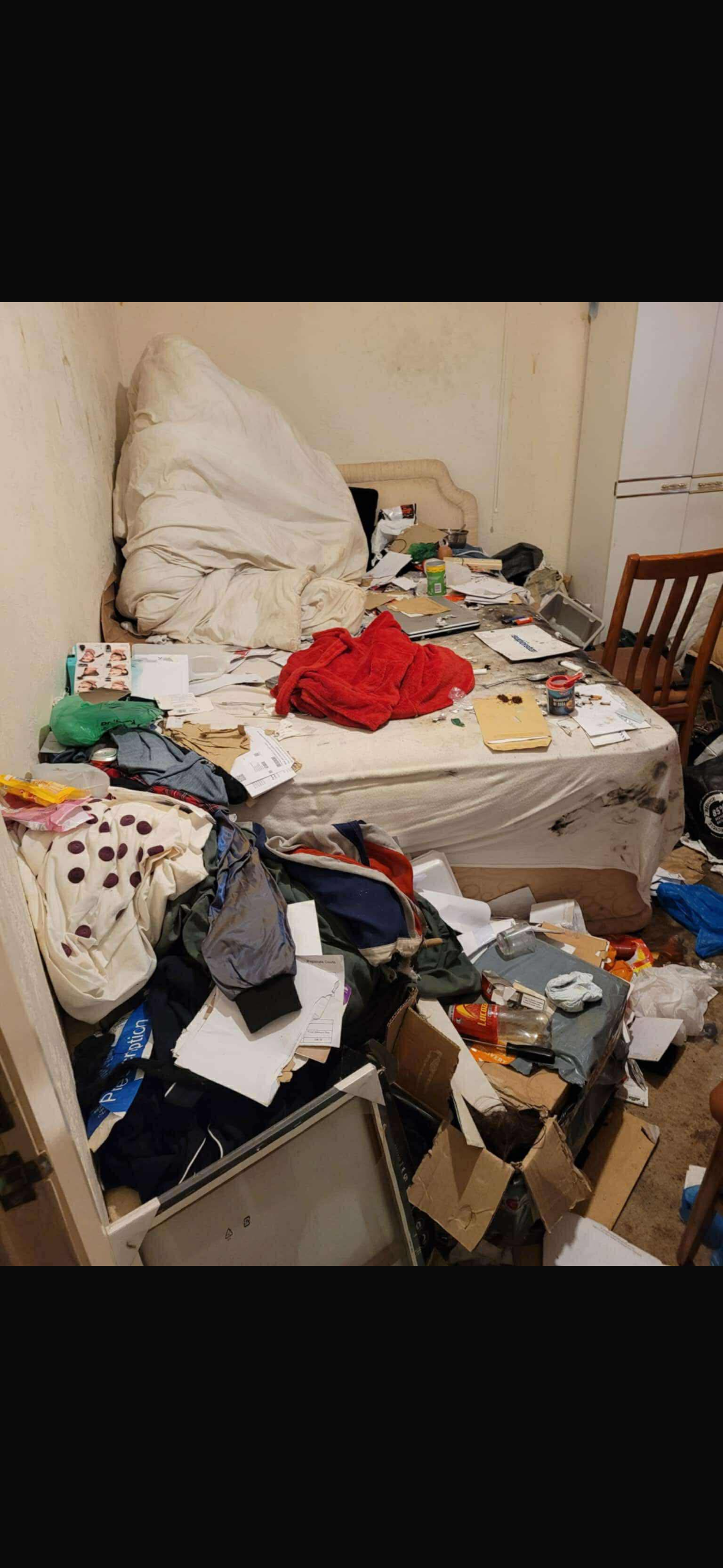 Bedroom Crisis Clean - real transformation by 2 of a Kind Cleaning